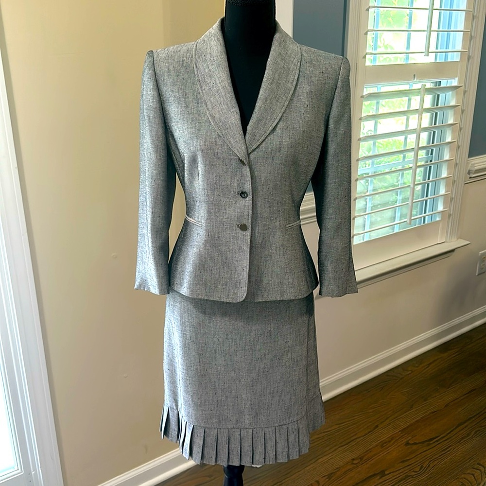 Professional skirt suit set size 6p EUC